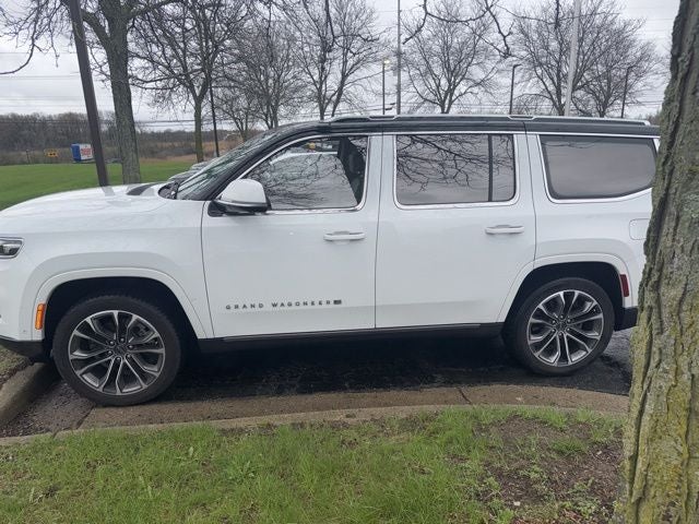 2022 Jeep Grand Wagoneer Series III