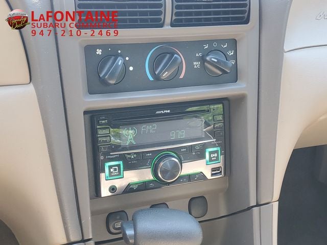 2004 Ford Mustang V6 Deluxe