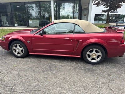 2004 Ford Mustang V6 Deluxe