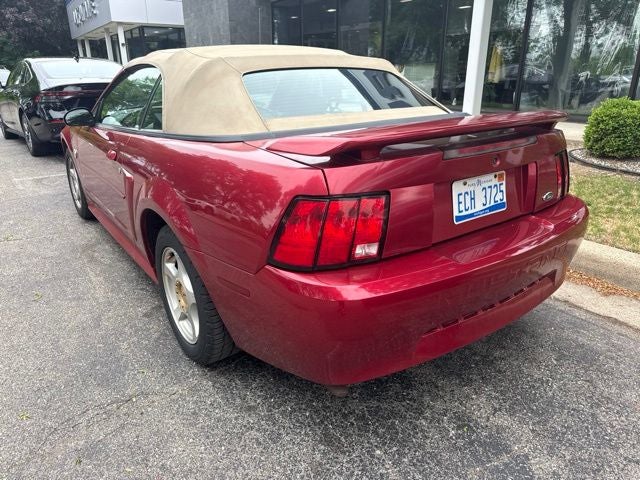 2004 Ford Mustang V6 Deluxe