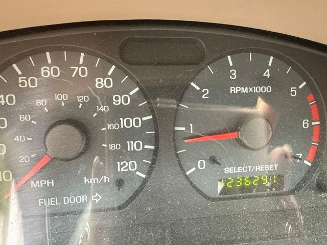 2004 Ford Mustang V6 Deluxe