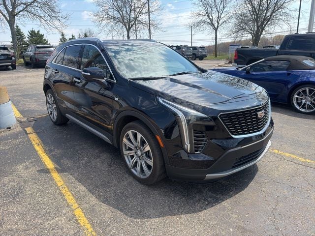 2023 Cadillac XT4 Premium Luxury