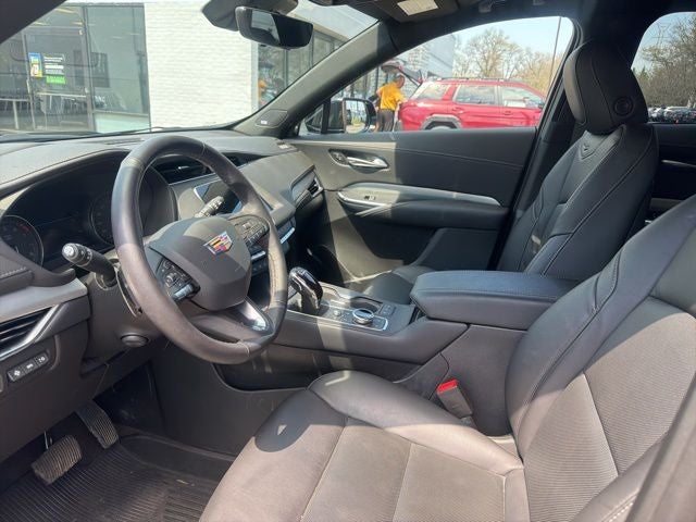 2023 Cadillac XT4 Premium Luxury