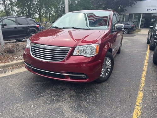 2016 Chrysler Town & Country Touring-L
