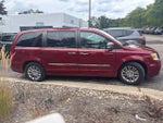 2016 Chrysler Town & Country Touring-L