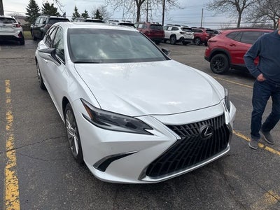 2023 Lexus ES 300h Ultra Luxury