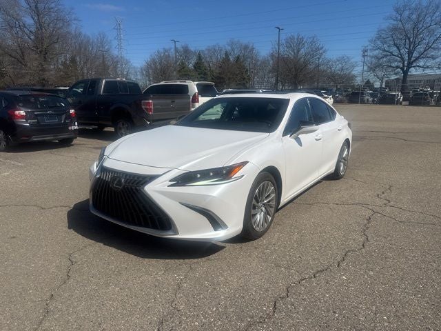 2023 Lexus ES 300h Ultra Luxury