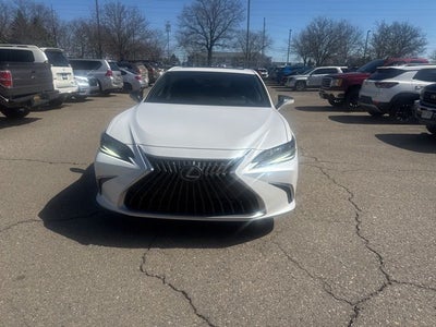 2023 Lexus ES 300h Ultra Luxury
