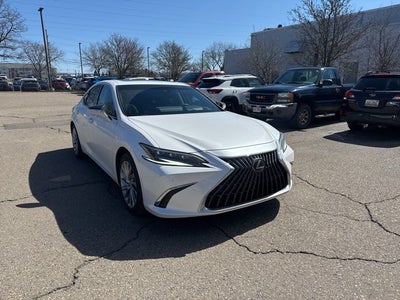 2023 Lexus ES 300h Ultra Luxury