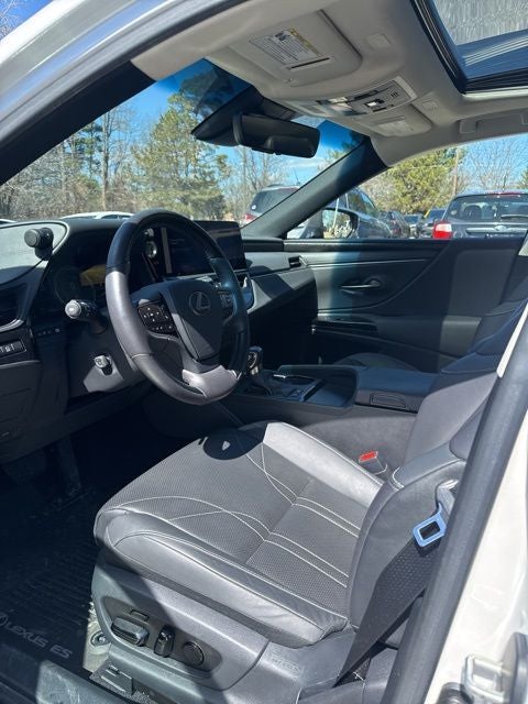 2023 Lexus ES 300h Ultra Luxury