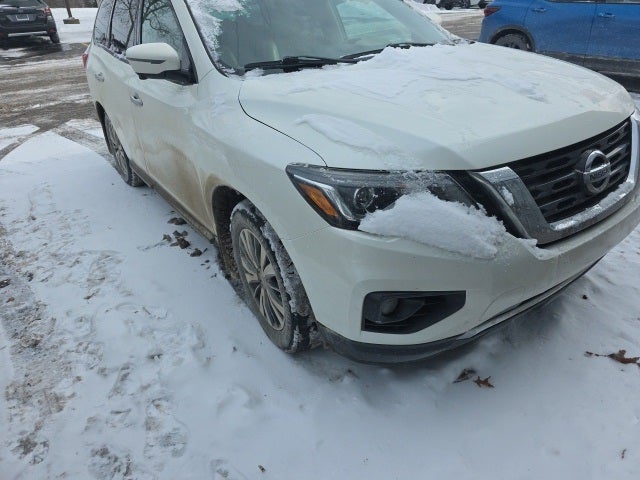 2017 Nissan Pathfinder SL