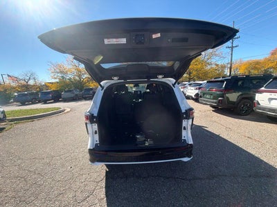 2023 Toyota Sienna XSE 7 Passenger