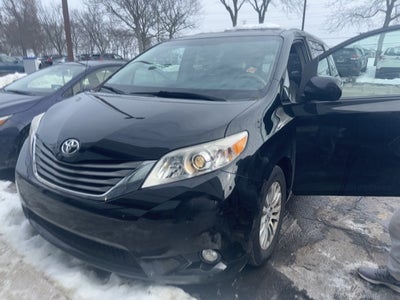 2012 Toyota Sienna XLE 8 Passenger
