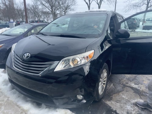 2012 Toyota Sienna XLE 8 Passenger