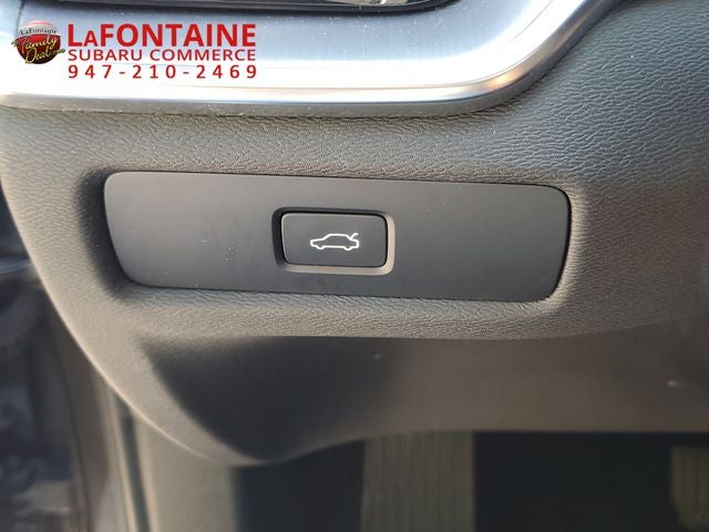 2024 Volvo S60 B5 Core Dark Theme