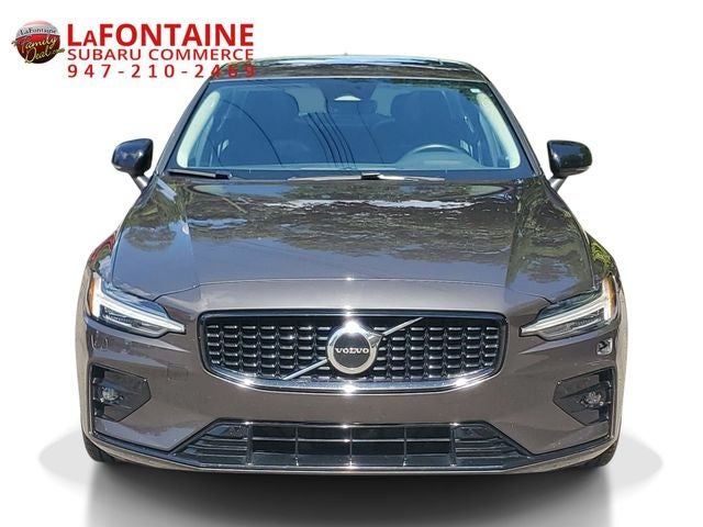 2024 Volvo S60 B5 Core Dark Theme