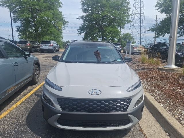 Used 2022 Hyundai Kona SEL with VIN KM8K6CAB1NU909921 for sale in Commerce Charter Township, MI