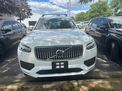 2022 Volvo XC90 T5 Momentum