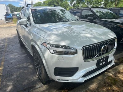 2022 Volvo XC90 T5 Momentum