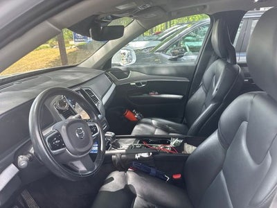 2022 Volvo XC90 T5 Momentum