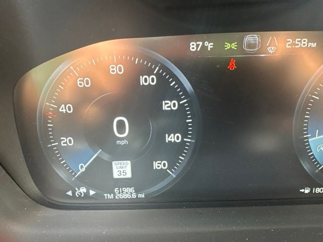 2022 Volvo XC90 T5 Momentum