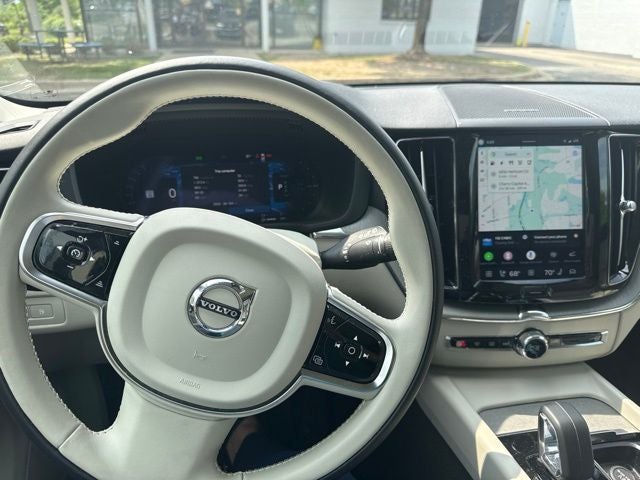 2023 Volvo XC60 Recharge Plug-In Hybrid T8 Plus Bright Theme