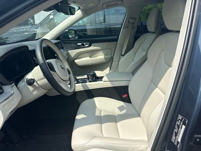 2023 Volvo XC60 Recharge Plug-In Hybrid T8 Plus Bright Theme
