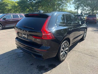 2025 Volvo XC60 B5 Plus